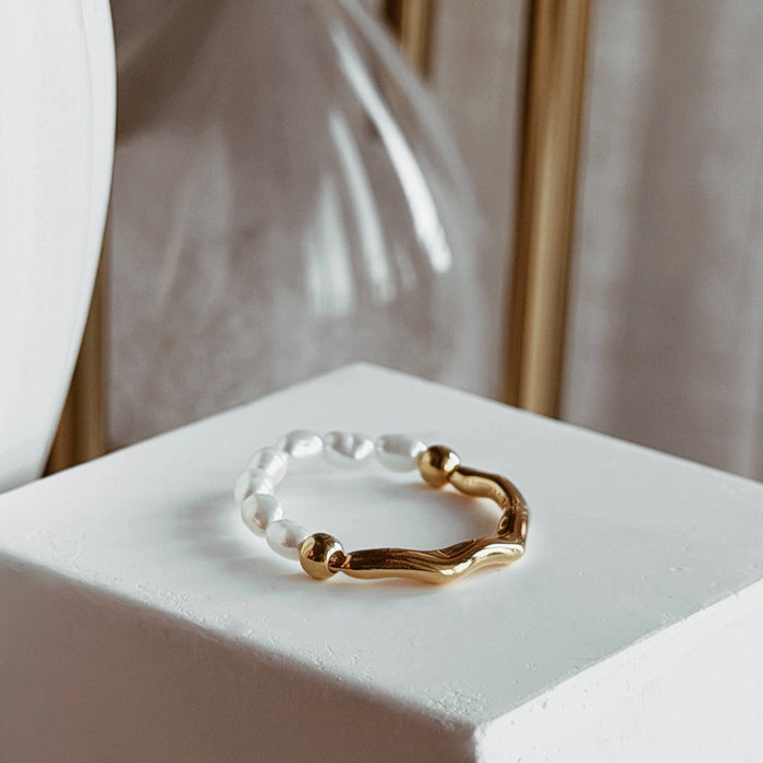 EVIE Sculptural Pearl & Gold Ring - ASH MOLLIE STUDIO