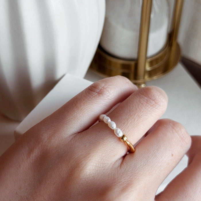 EVIE Sculptural Pearl & Gold Ring - ASH MOLLIE STUDIO