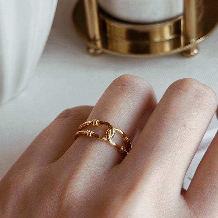 FAHRA Interlocking Gold Chain Ring - ASH MOLLIE STUDIO