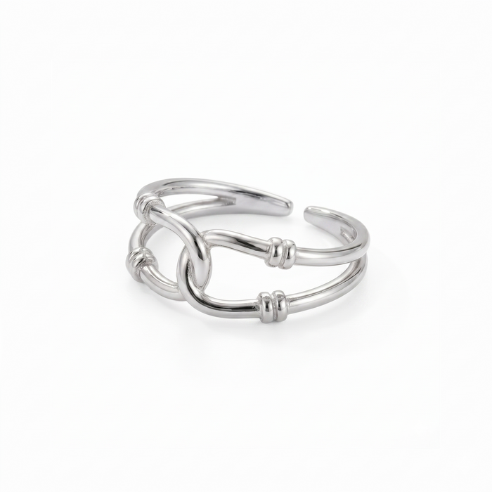 FAHRA Gold Chain Link Ring for Women – Interlocking Minimalist Statement Ring | Ash Mollie Studio - ASH MOLLIE STUDIO