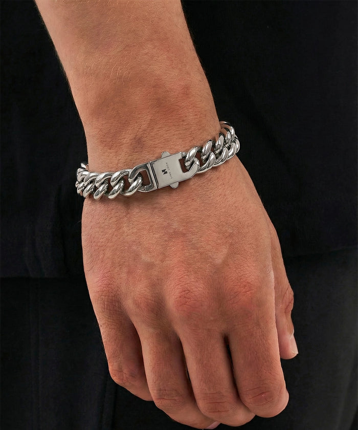 Close-up of Link N Lock® Cuban bracelet links
