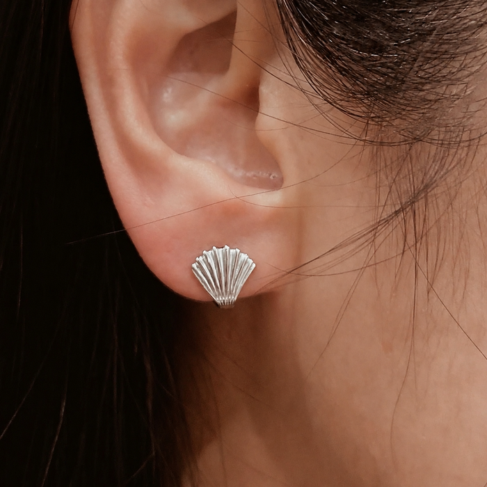 RHEA Seashell Stud Huggie Earrings - ASH MOLLIE STUDIO
