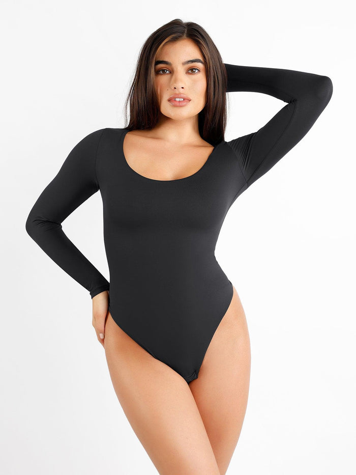 Seamless black bodysuit by Popilush®, featuring a scoop neck and long sleeves
